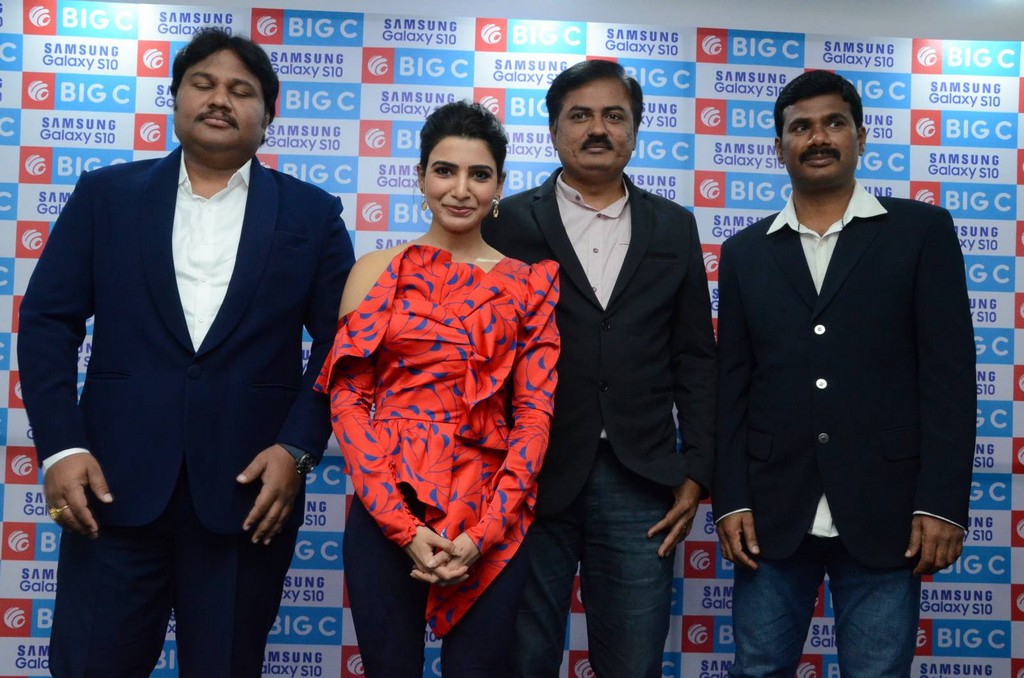 Samantha Launches Samsung S10e Mobile at Big C